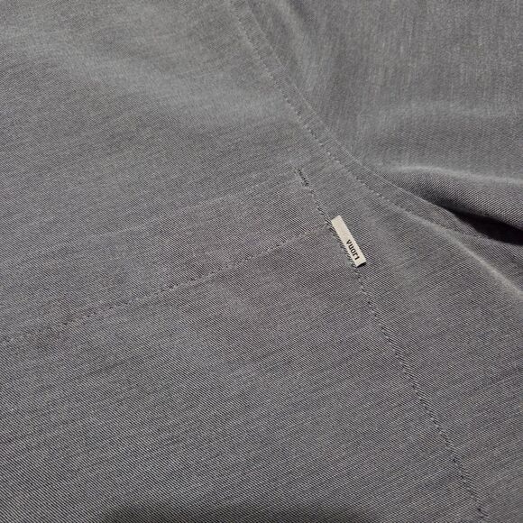 Vuori Bridge Short Sleeve Button Down Shirt Men’s Size Medium Gray - Picture 2 of 10